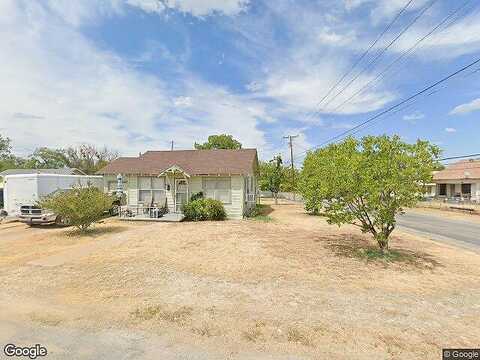 8Th, BROWNWOOD, TX 76801