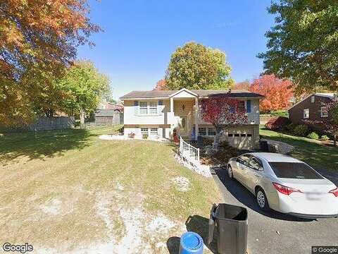 Stamford Dr, GREENSBURG, PA 15601