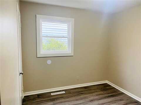 Roselawn, INDIANAPOLIS, IN 46226