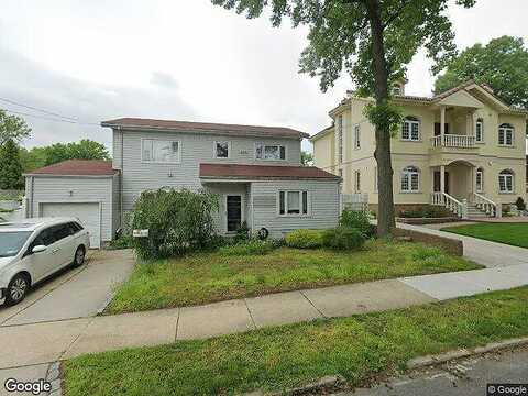 215Th, OAKLAND GARDENS, NY 11364