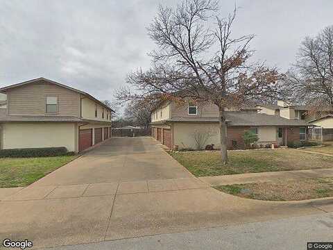 Ridgeline Dr, HURST, TX 76053