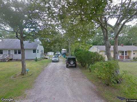 Wakeman, HAMPTON BAYS, NY 11946