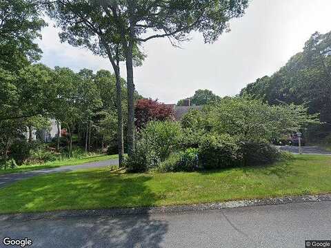 Waterford Dr, MARSTONS MILLS, MA 02648