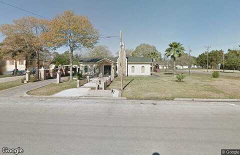 West, EL CAMPO, TX 77437