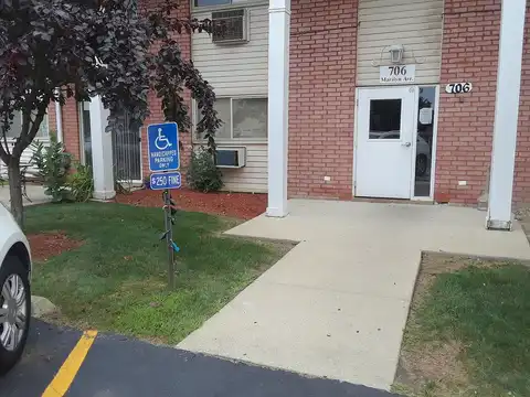 Marilyn, GLENDALE HEIGHTS, IL 60139