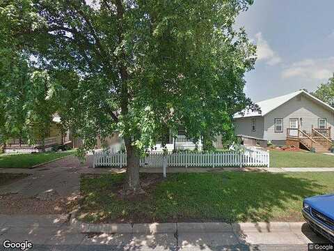 Oak, PRATT, KS 67124