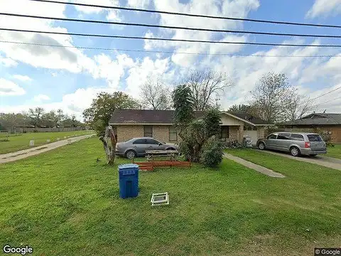 8Th, FLORESVILLE, TX 78114
