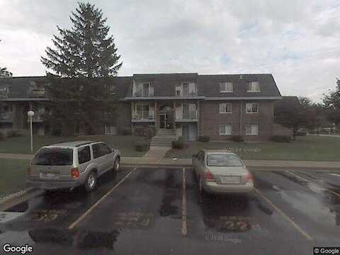 Mcintosh Ct Apt 207, PROSPECT HEIGHTS, IL 60070
