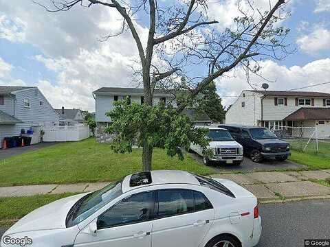 Tennyson St, CARTERET, NJ 07008