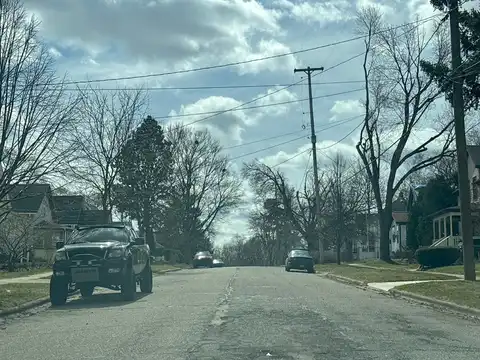 Lincoln, JACKSON, MI 49202