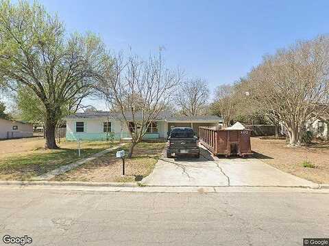 Dove, DEVINE, TX 78016