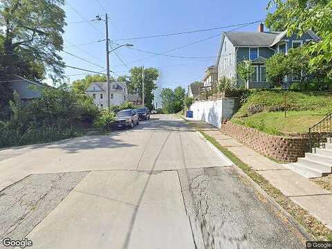 14Th St, MOLINE, IL 61265