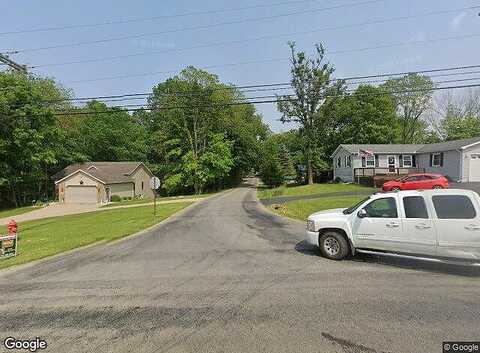 Berry Rd, HOWARD, OH 43028