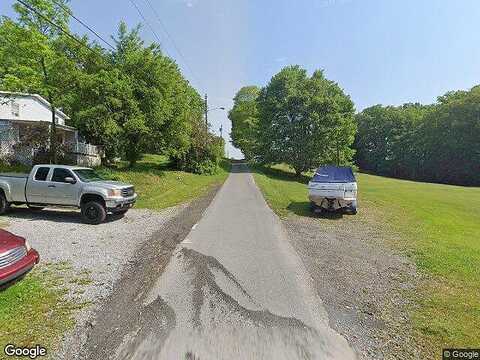 S Center St, OAK HILL, WV 25901