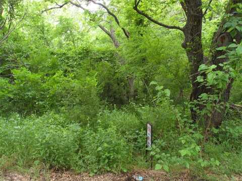 824 Wilson Drive, Mansfield, TX 76063