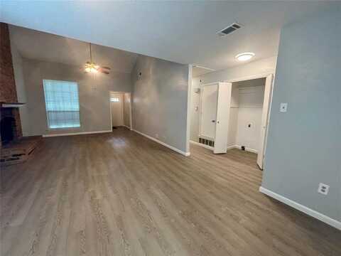 610 Overlook Court, Arlington, TX 76012