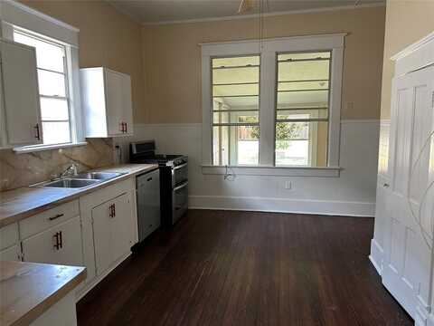 512 S Brighton Avenue, Dallas, TX 75208