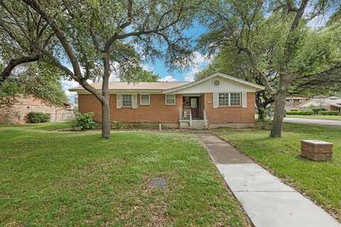 5700 Starling Circle, Haltom City, TX 76117