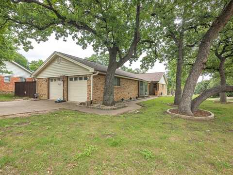 81 Regents Park, Bedford, TX 76022