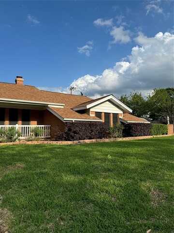 7509 Pebbleford Road, Fort Worth, TX 76134