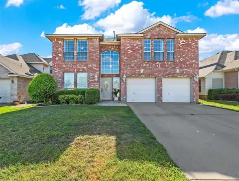 617 Crystal Brook Drive, Saginaw, TX 76179