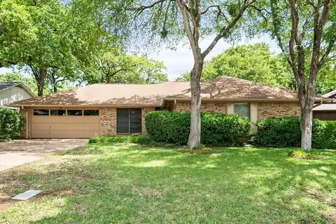 4215 Pleasant Oaks Court, Arlington, TX 76016