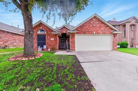 7750 Summerbrook Circle, Fort Worth, TX 76137