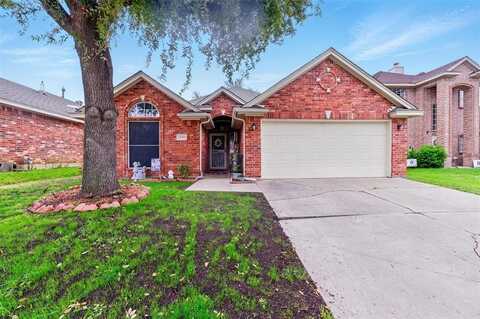 7750 Summerbrook Circle, Fort Worth, TX 76137
