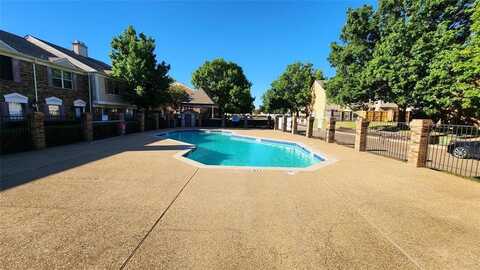 625 Carriagehouse, Garland, TX 75040