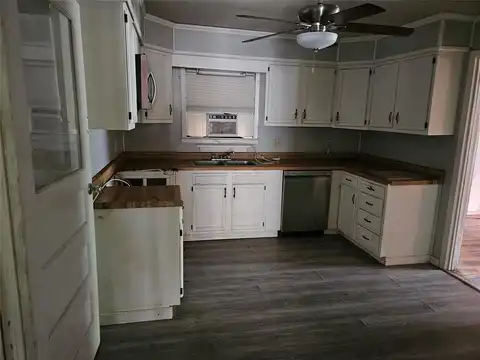 715 W Kaufman Street, Paris, TX 75460
