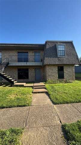 209 vista Way, Benbrook, TX 76126
