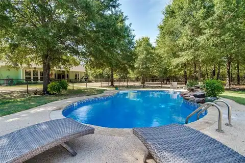 690 County Road 15560, Paris, TX 75462
