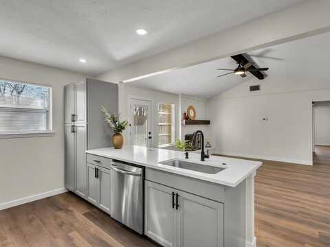 6916 Bennington Drive, Watauga, TX 76148