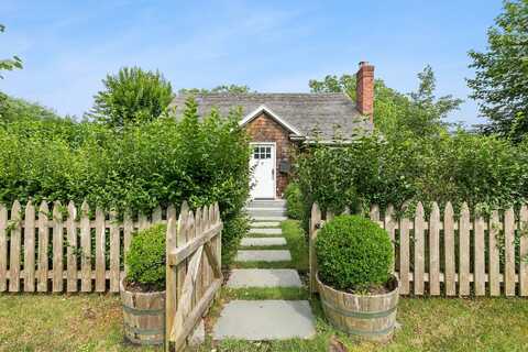 98 Sherrill Road, East Hampton, NY 11937