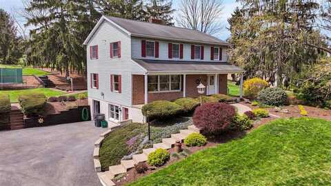 658 Rife Run Rd, Manheim, PA 17545