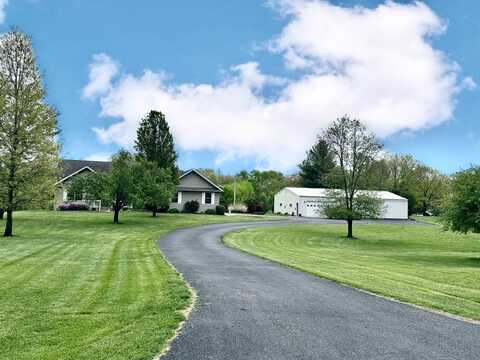 155 Hemlock Lane, Flora, IL 62839