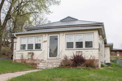 307 S 21st St, Ord, NE 68862