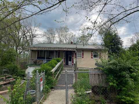 915 Forest Edge Drive, South Charleston, WV 25309