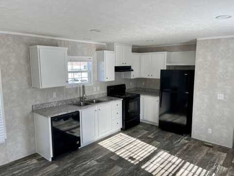 1 Thorn Locust Ln, London, OH 43140