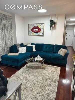214 East 82nd Street, New York, NY 10028