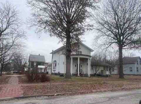 109 E Oak St, Canton, IL 61520