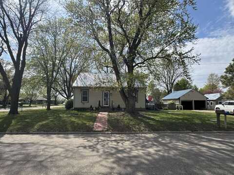 102 N. Alaska, Waterville, KS 66548