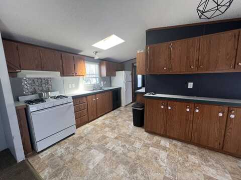 328 Utah, Belleville, MI 48111