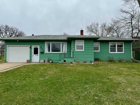 509 E 6th Ave, Sisseton, SD 57301