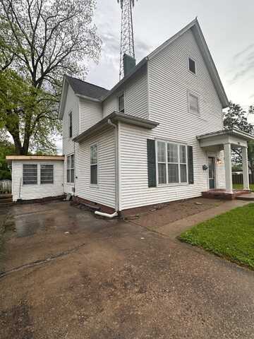 205 W Robinson St, Carmi, IL 62821