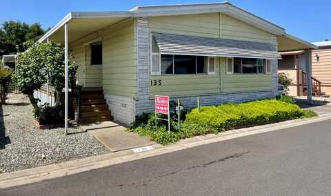 135 Calle Maria, Elk Grove, CA 95624