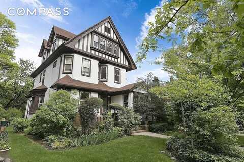 689 East 17th Street, Brooklyn, NY 11230