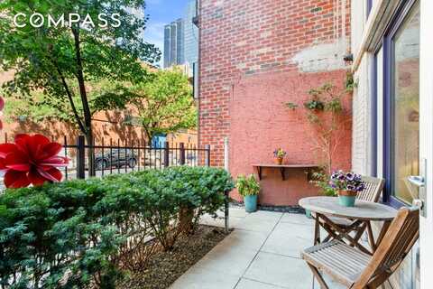 350 West 53rd Street, New York, NY 10019