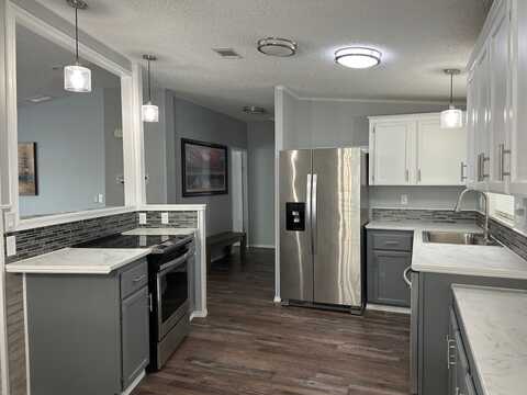5849 NAPLES DR., ZEPHYRHILLS, FL 33540