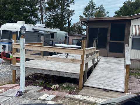 9014 Bolton Ave, Hudson, FL 34667